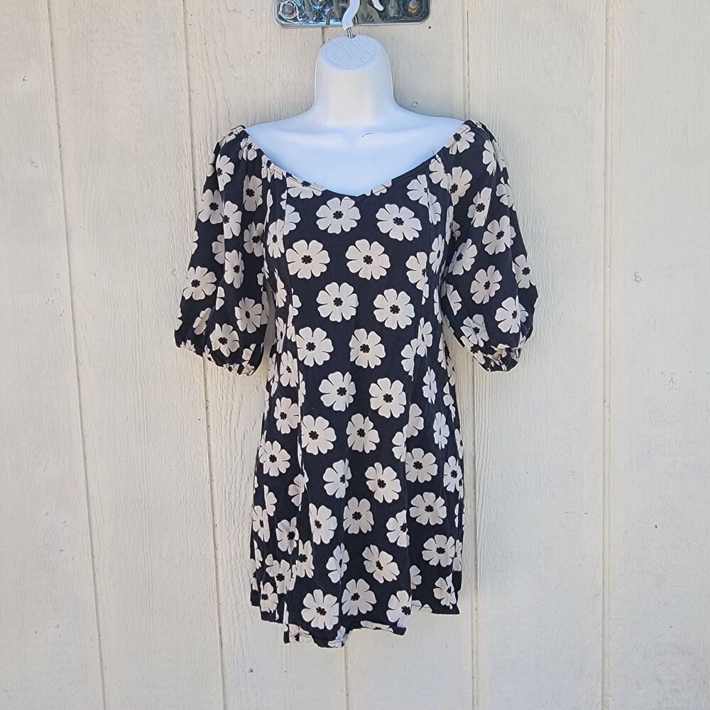 Billabong floral print puffy sleeve dress sz small blk/wht boho fairy